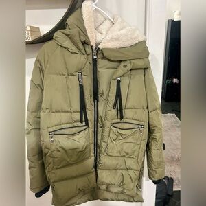 Orolay Women's Thickened Down Jacket